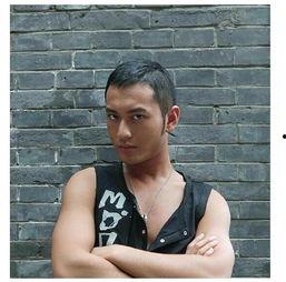 木讷的明星,低调演绎，静水流深